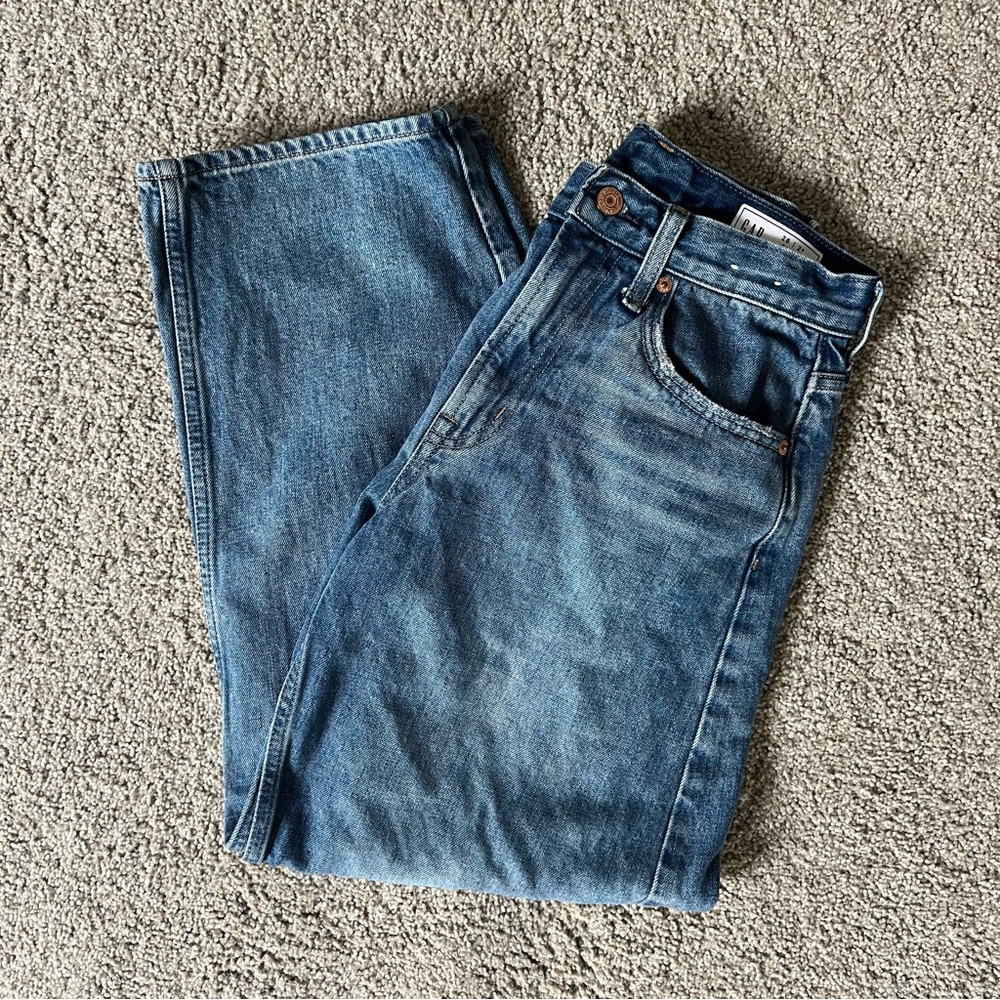 Gap high rise barrel jeans. Size 2 petite. Barrel denim in medium wash